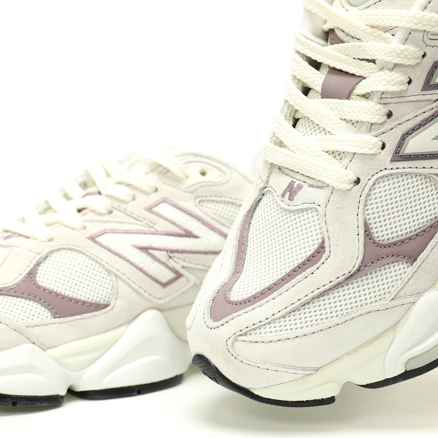 New Balance 9060 Beige Rosa