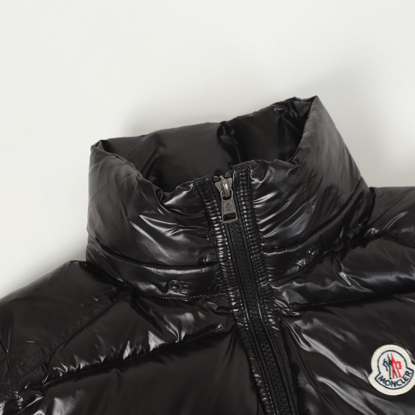 Moncler Smanicato Uomo Nero Lucido con Cappuccio Removibile