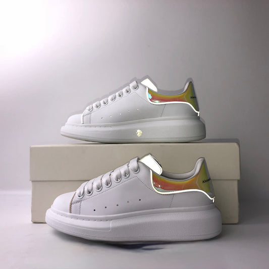 Alexander McQueen – Sneakers Bianche con Dettaglio Iridescente