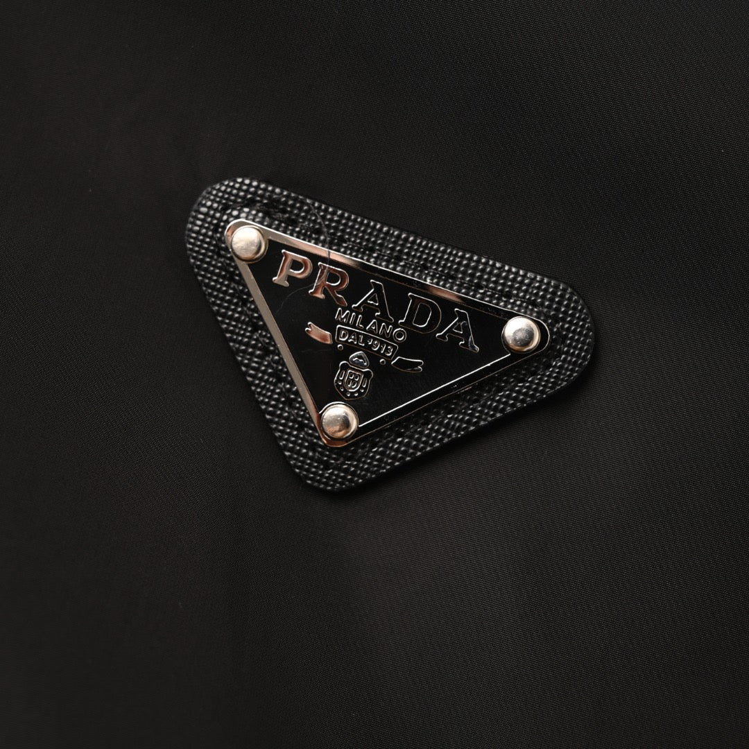 Prada Giacca con Cappuccio e Logo Triangolo