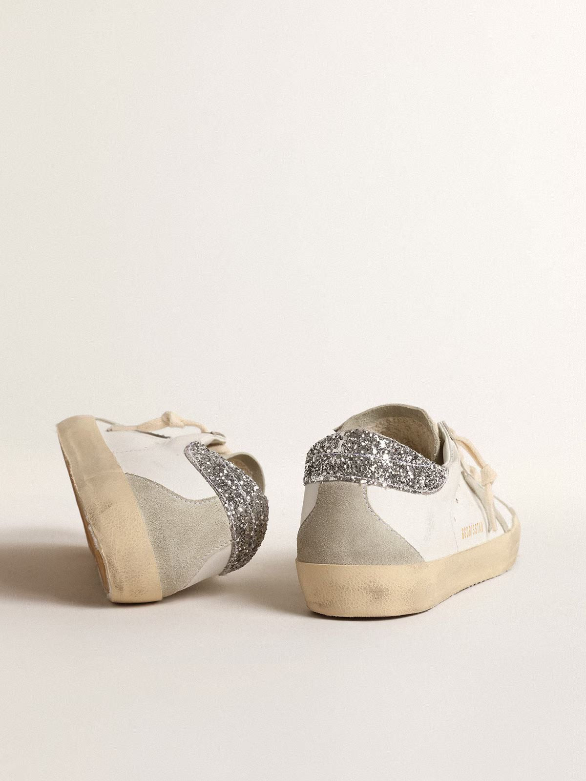 Superstar Sneakers in Pelle Bianca con Stella in Suede e Talloncino Glitter Argento