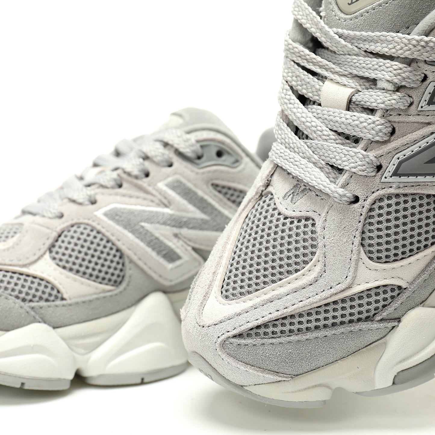 New Balance 9060 Grey – Sneakers in Mesh & Suede Chunky