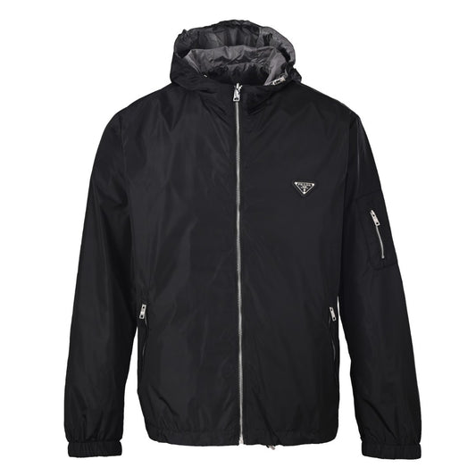 Giubbotto Prada uomo nero con cappuccio e logo triangolo sul petto chiusura zip e tasche laterali